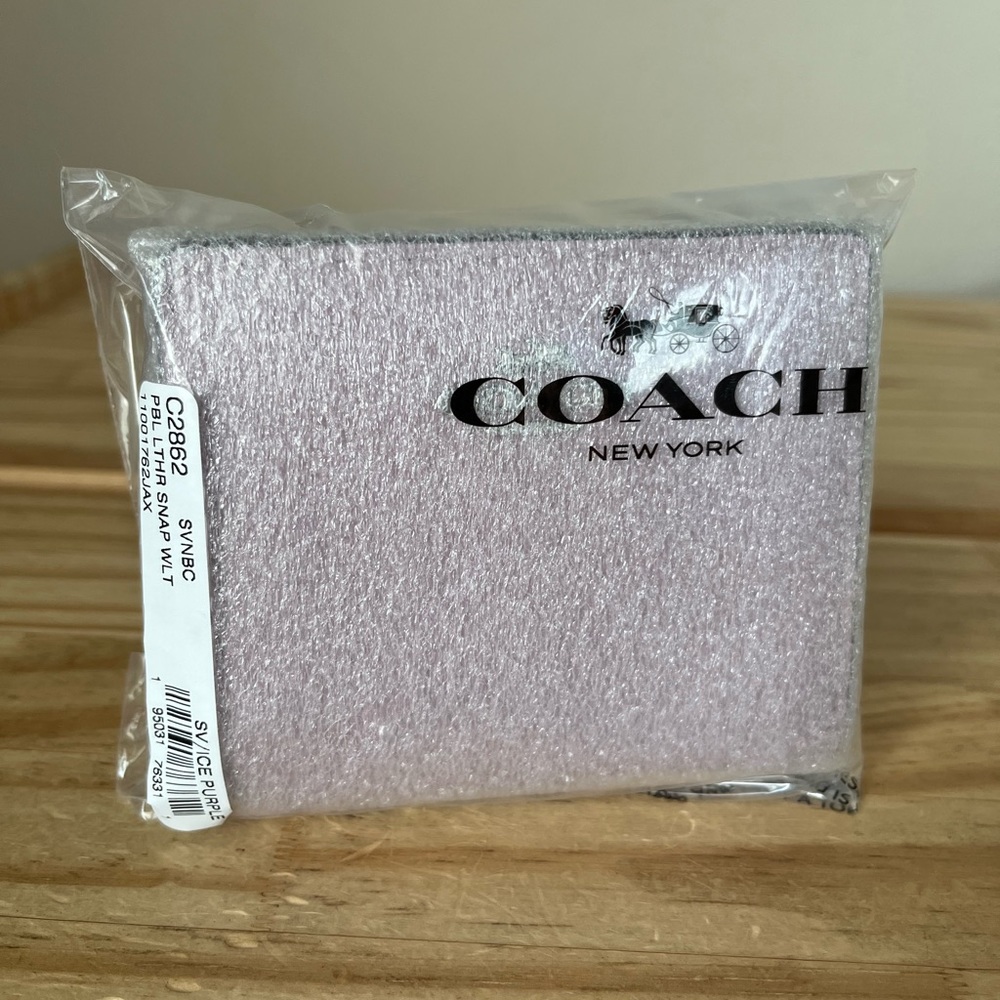 NWOT Coach Wallet - Picture 9 of 9